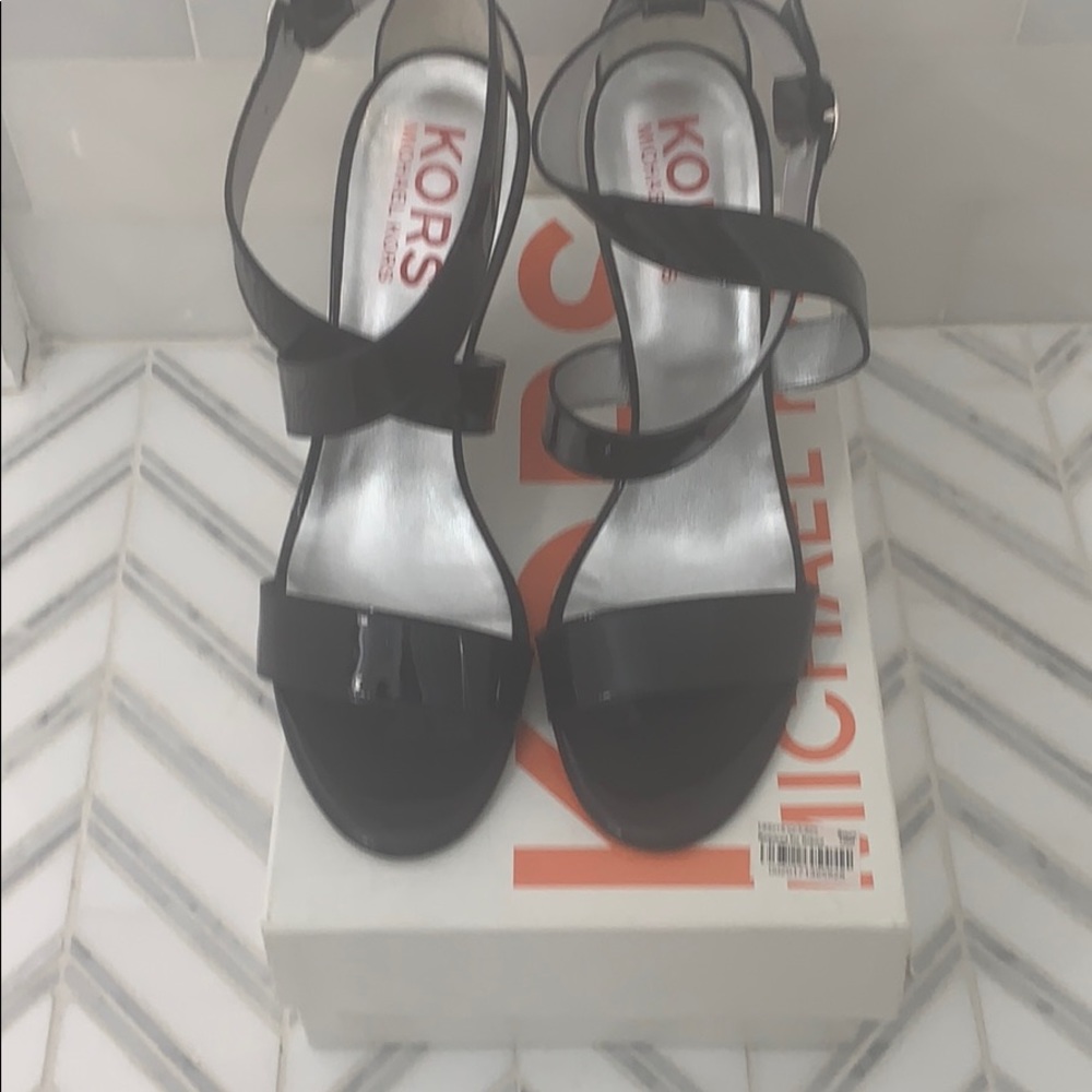 Michael Kors black patent Heeled sandals sz9.5